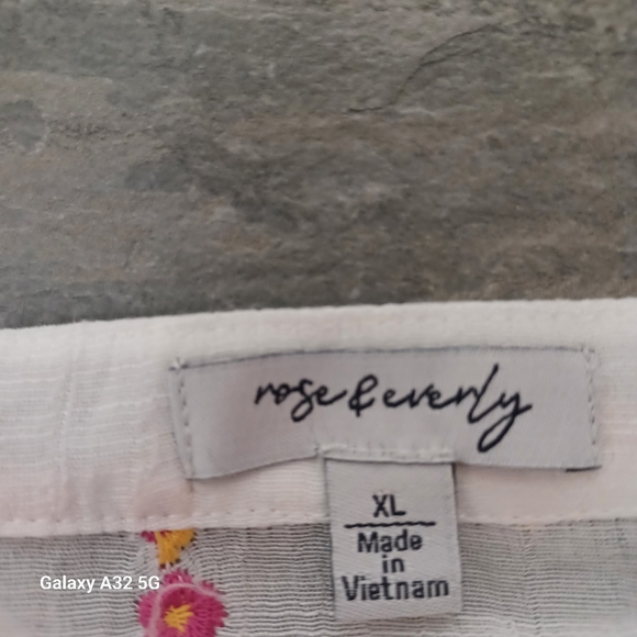 Rosa Y Everly Women Blouse Size XL Floral Embroidered White Blouse - Picture 2 of 12